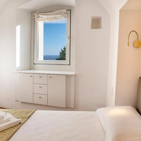 Garden Apartment *